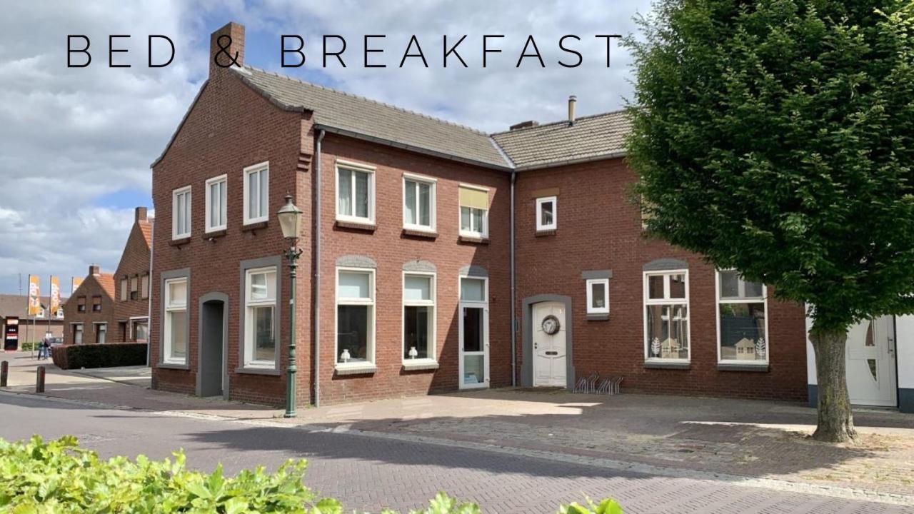 Het Gouden Hert Montfort Buitenkant foto